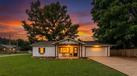 444 Monroe St, Thayer, MO 65791