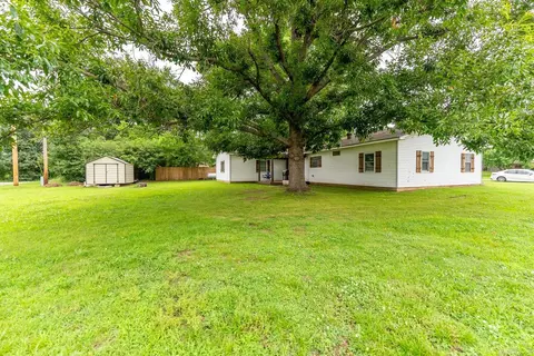 Exterior - 444 Monroe St, Thayer, MO 65791 photo 6 of 11