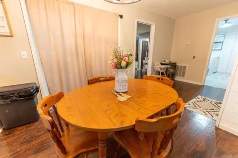 Dining - 444 Monroe St, Thayer, MO 65791 photo 1 of 1