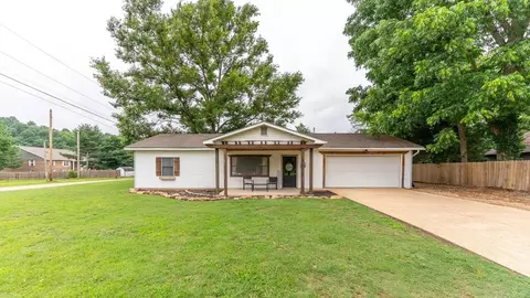 Exterior - 444 Monroe St, Thayer, MO 65791 photo 2 of 11