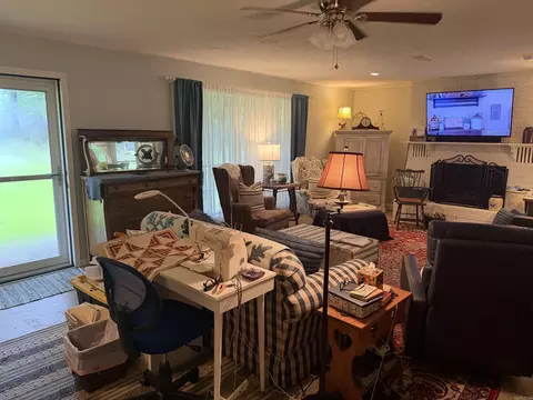 Living - 5 Sunny Gap Rd, Conway, AR 72032 photo 2 of 2