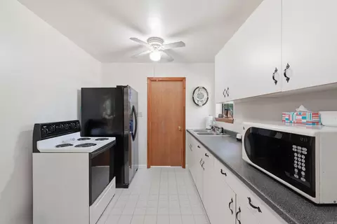 Kitchen - 296 Green Tree Rd, Clinton, AR 72031 photo 3 of 5