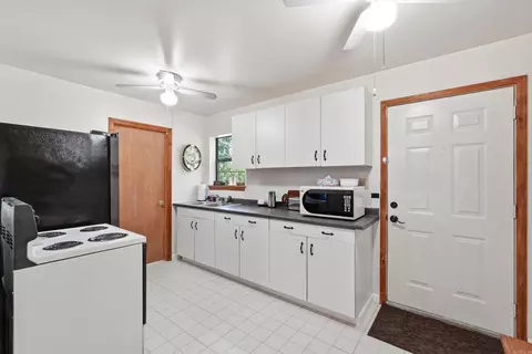 Kitchen - 296 Green Tree Rd, Clinton, AR 72031 photo 4 of 5