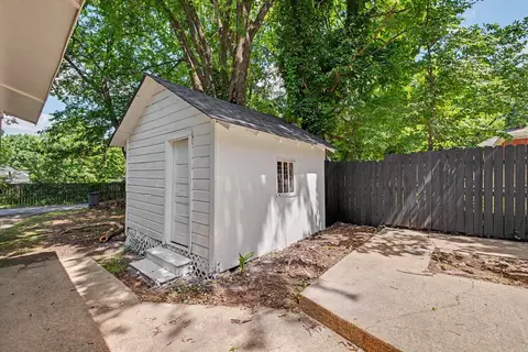 Exterior - 622 Denton St, Benton, AR 72015 photo 4 of 6