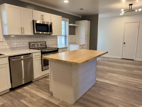 Kitchen - 56 Sherwood Loop, Searcy, AR 72143 photo 3 of 3