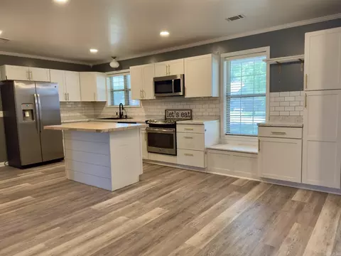 Kitchen - 56 Sherwood Loop, Searcy, AR 72143 photo 2 of 3
