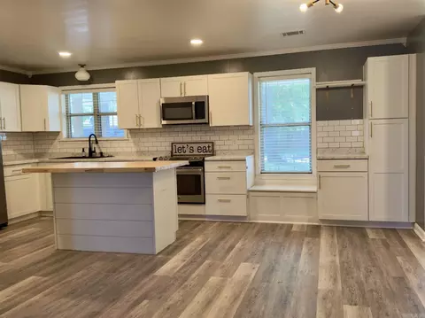 Kitchen - 56 Sherwood Loop, Searcy, AR 72143 photo 1 of 3