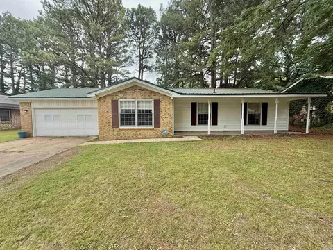 1705 Colonial Rd, Jonesboro, AR 72401