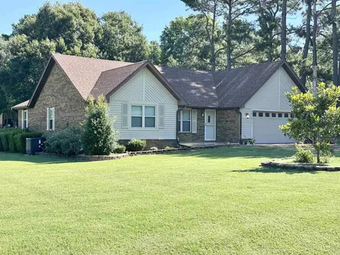 3610 Oak Vista Dr, Jonesboro, AR 72401