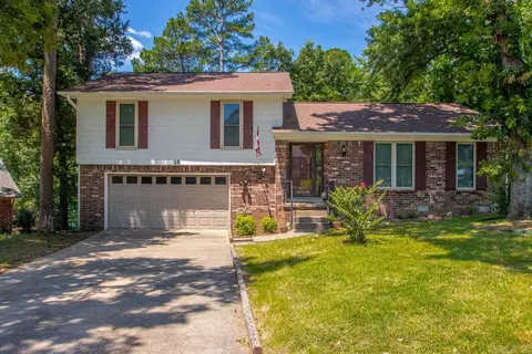 18 White Willow Ct, Little Rock, AR 72212