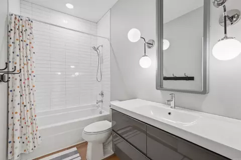 Bath - 2015 Scott St, Conway, AR 72034 photo 3 of 3