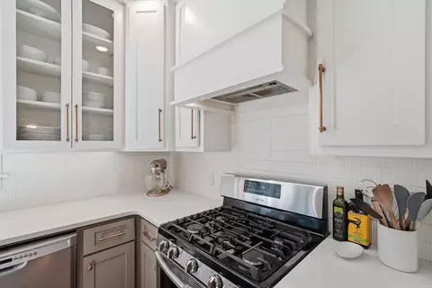 Kitchen - 2015 Scott St, Conway, AR 72034 photo 3 of 6