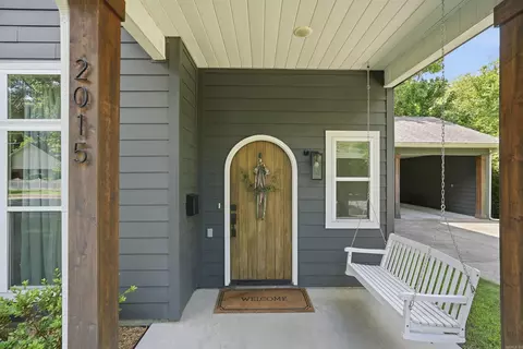 Exterior - 2015 Scott St, Conway, AR 72034 photo 4 of 6