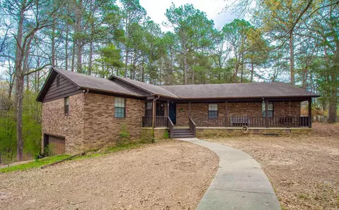 8 Parkview Dr, Bryant, AR 72022