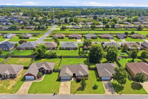 View/Area - 2330 Orchid Dr, Conway, AR 72034 photo 6 of 8
