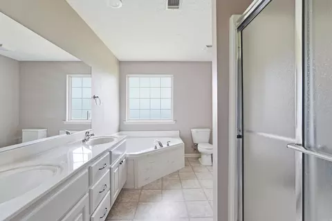 Bath - 2330 Orchid Dr, Conway, AR 72034 photo 2 of 4