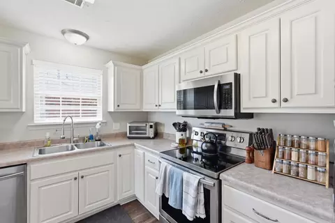 Kitchen - 2330 Orchid Dr, Conway, AR 72034 photo 1 of 4