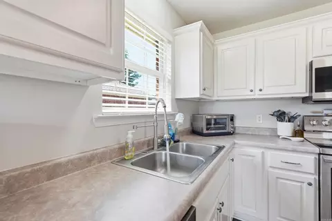 Kitchen - 2330 Orchid Dr, Conway, AR 72034 photo 4 of 4