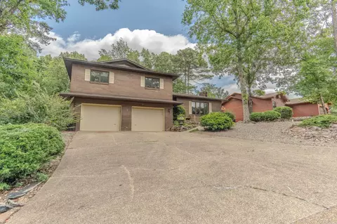 3 Las Navas Ln, Hot Springs Village, AR 71909