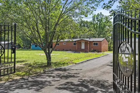 18820 Honeysuckle Ln, Little Rock, AR 72206