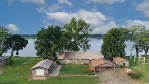 9106 E Swan Lake Rd, Altheimer, AR 72004