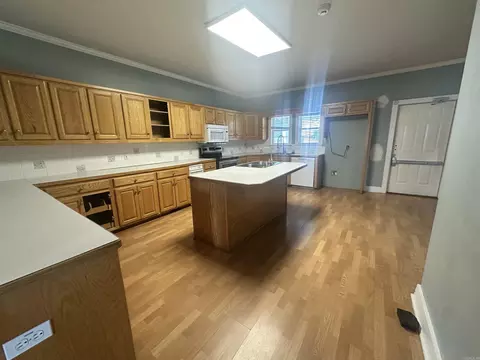 Kitchen - 2012 Martin St, Conway, AR 72034 photo 3 of 4
