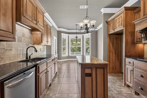 Kitchen - 6181 Pierce Manse Loop, Benton, AR 72019 photo 3 of 3