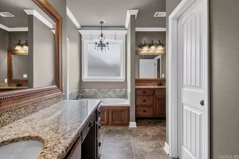 Bath - 6181 Pierce Manse Loop, Benton, AR 72019 photo 2 of 5