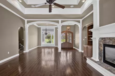Living - 6181 Pierce Manse Loop, Benton, AR 72019 photo 4 of 5