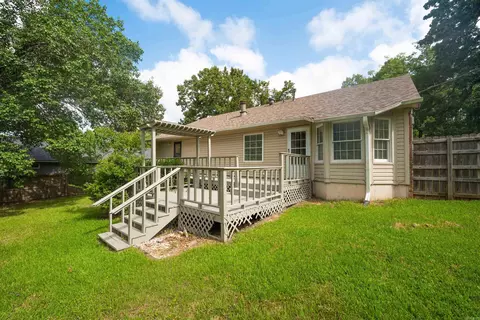 Exterior - 14 Carwin Dr, Benton, AR 72015 photo 6 of 9