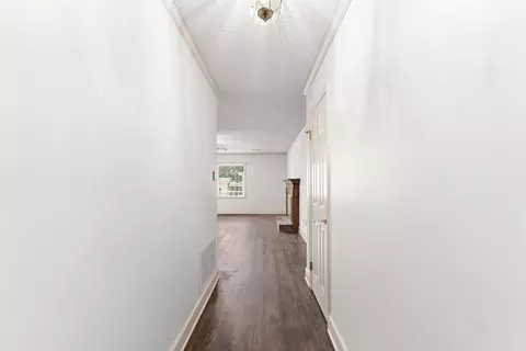 Entry Way - 14 Carwin Dr, Benton, AR 72015 photo 2 of 3