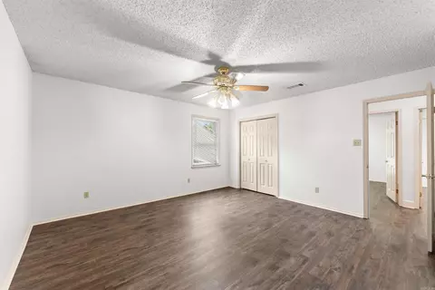 Bedroom - 14 Carwin Dr, Benton, AR 72015 photo 2 of 4
