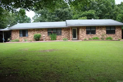 1924 Mt Pleasant Dr, Nashville, AR 71852