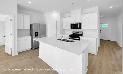 Entry Way - 508 Cherry St, Beebe, AR 72012 photo 1 of 2
