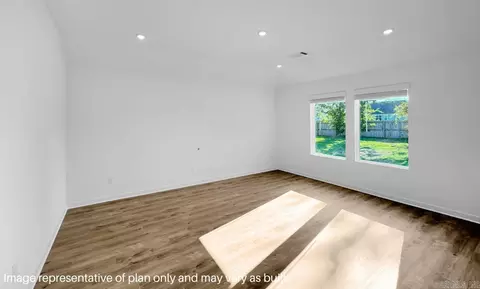Living - 508 Cherry St, Beebe, AR 72012 photo 1 of 1