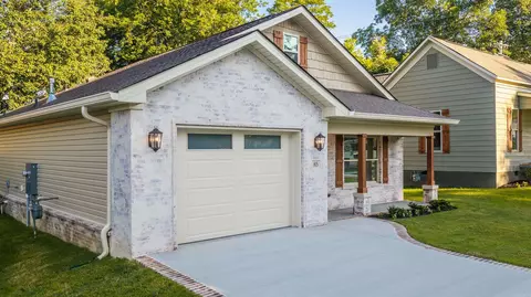 Exterior - 805 Pearl, Benton, AR 72015 photo 4 of 9
