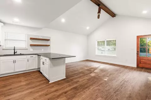 Living - 805 Pearl, Benton, AR 72015 photo 1 of 1