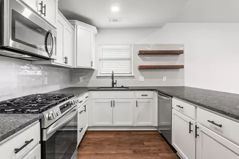Kitchen - 805 Pearl, Benton, AR 72015 photo 2 of 4