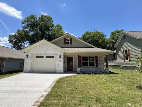 805 Pearl St, Benton, AR 72015