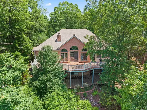 15 Lago Dr, Hot Springs Village, AR 71909