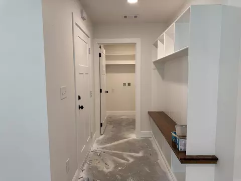 Entry Way - 809 Pearl St, Benton, AR 72015 photo 1 of 1