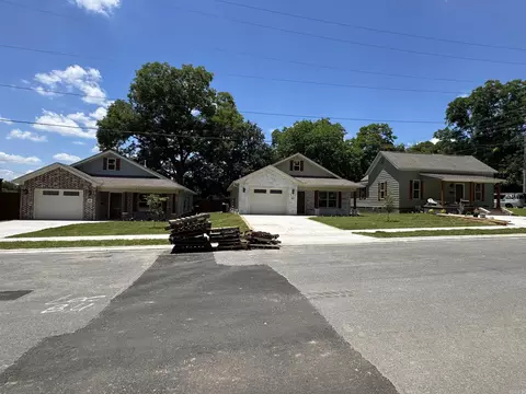 Exterior - 809 Pearl St, Benton, AR 72015 photo 2 of 4