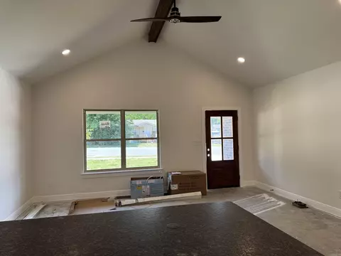 Living - 809 Pearl St, Benton, AR 72015 photo 1 of 1