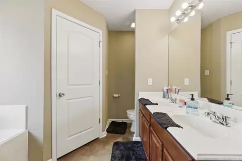 Bath - 1173 Tulip St, Haskell, AR 72015 photo 2 of 2