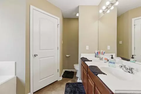 Bath - 1173 Tulip St, Haskell, AR 72015 photo 3 of 3