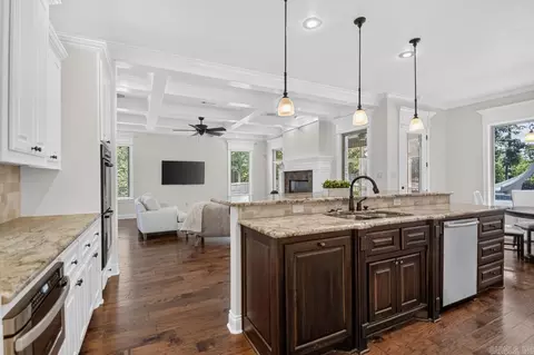 Kitchen - 11150 Stonehill Dr, Alexander, AR 72002 photo 2 of 4