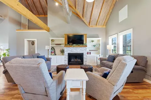Living - 115 Prairie Dr, Beebe, AR 72012 photo 2 of 3