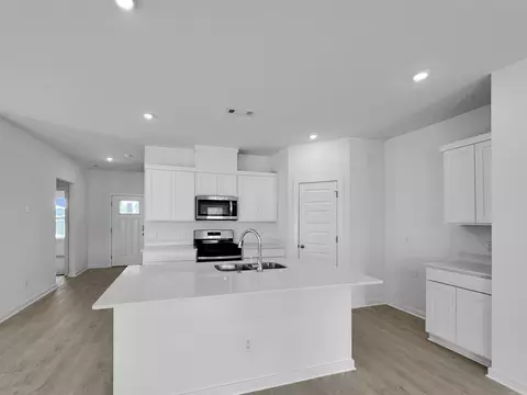 Kitchen - 34 Wolfsbridge Loop, Cabot, AR 72023 photo 1 of 3