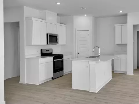 Kitchen - 34 Wolfsbridge Loop, Cabot, AR 72023 photo 3 of 3
