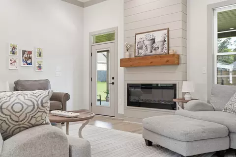 Living - 3450 Maple Springs Dr, Conway, AR 72034 photo 3 of 3
